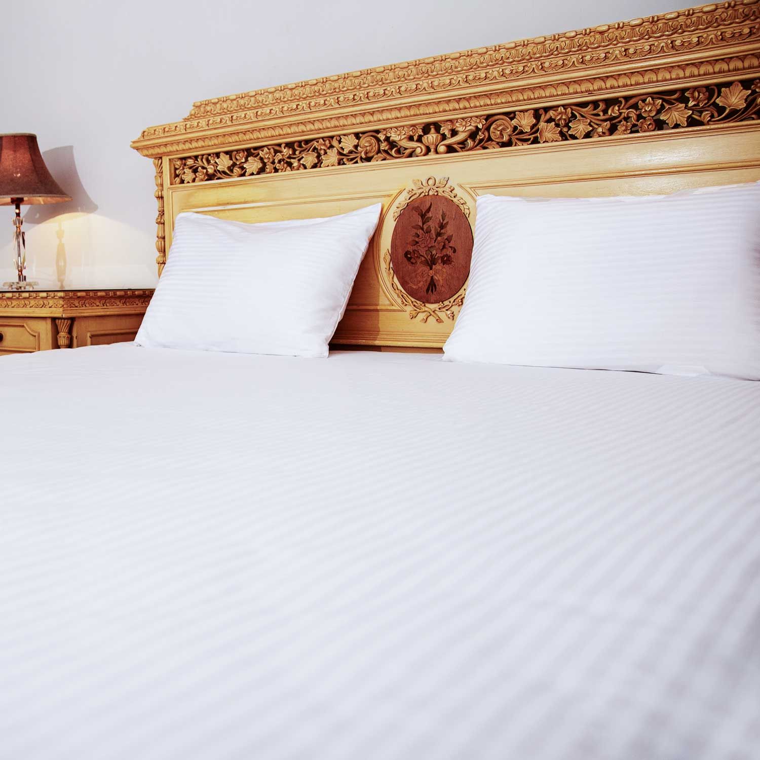 3--020214--_1-white-bed_1